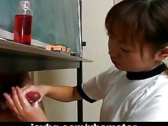 Japanska slatka itsuki wakana Kotiua tvrdi kurac uncensored